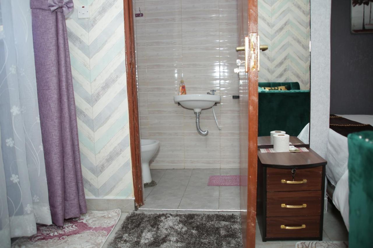 Little Nile Studio Homestays Nakuru City エクステリア 写真